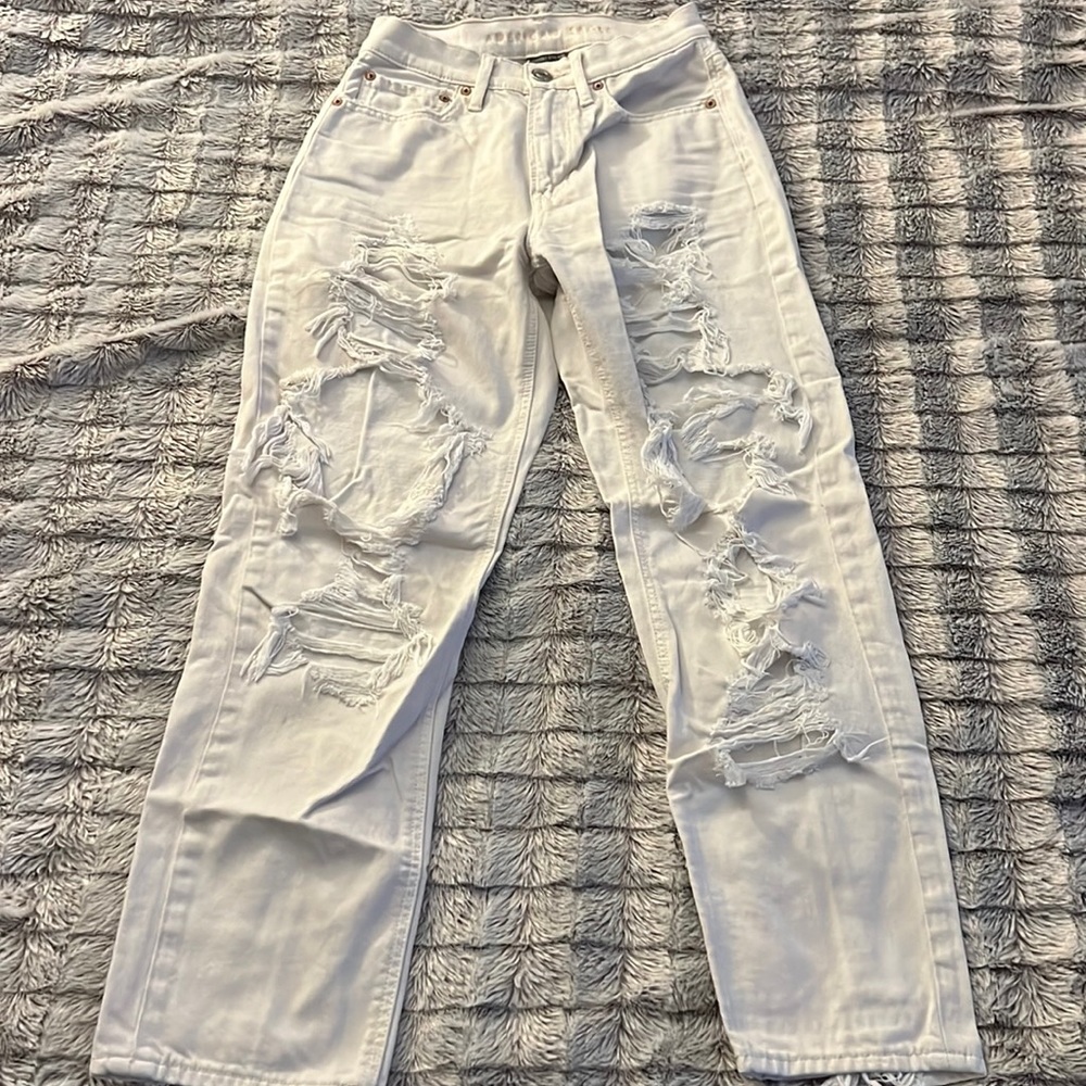 3/$15 AE Ripped 90s Boyfriend Jean